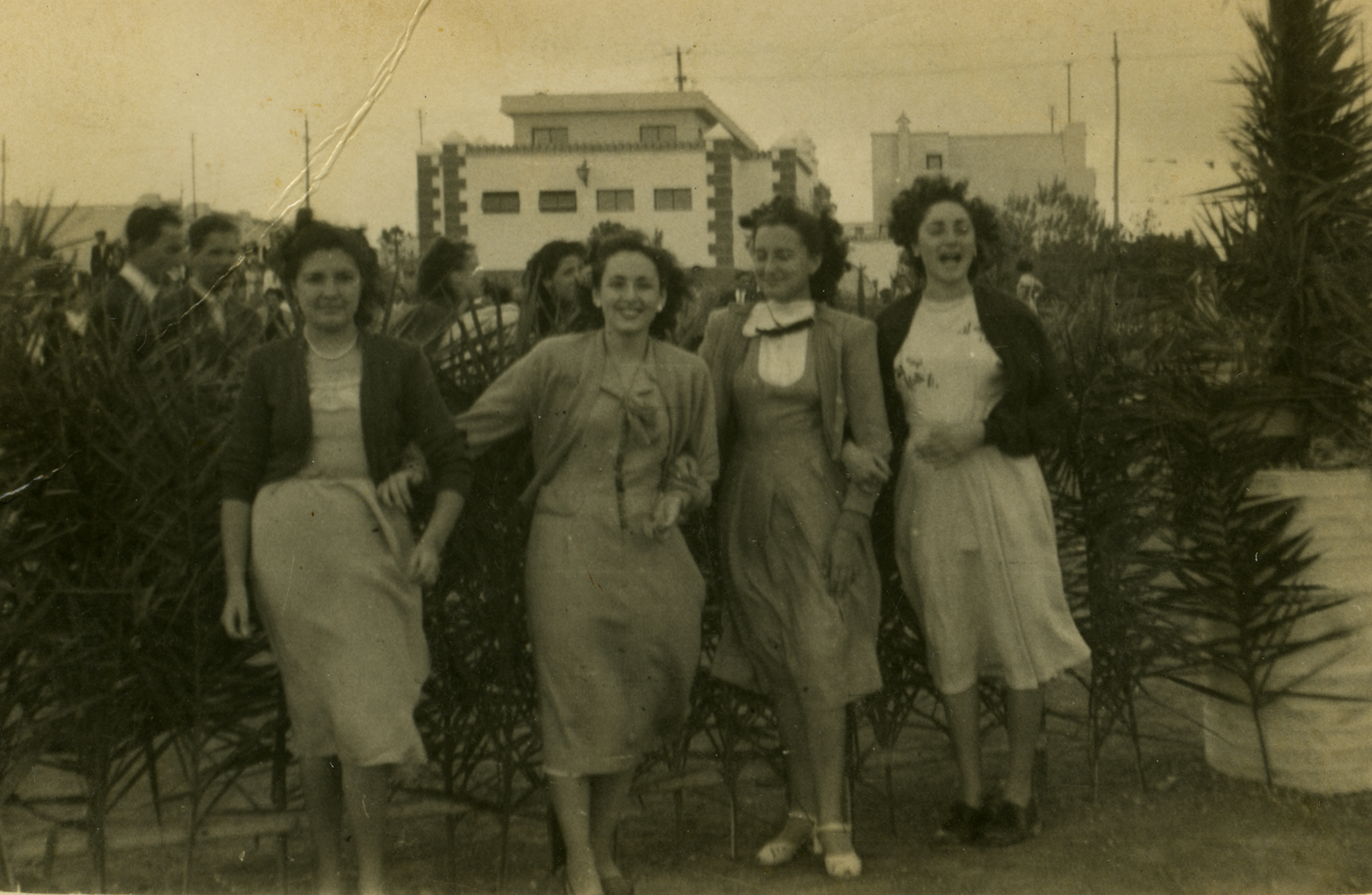 Mujeres en una fiesta en Las Palmas de Gran Canaria en 1950