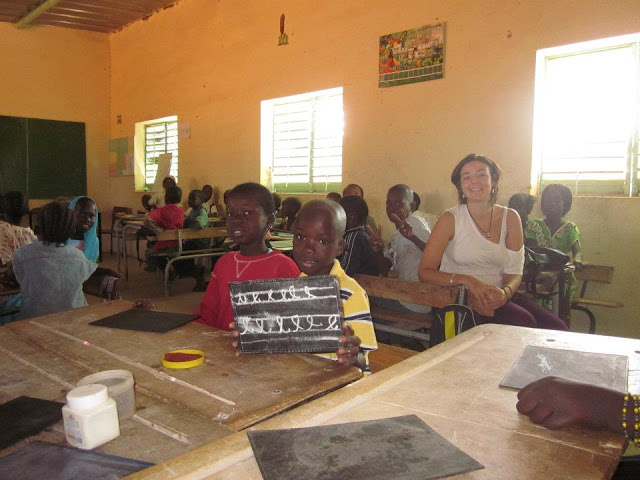 Alumnos senegaleses de la escuela de primaria Artillerie Nord de Louga