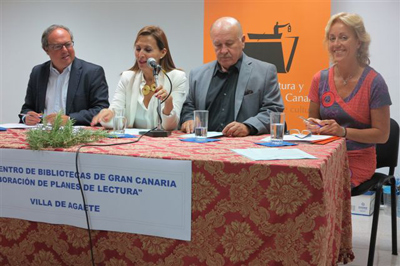 De izquierda a derecha, Fernando Pérez, Maria del Carmen Rosario Godoy, Aurelio Gil y María Dolores León