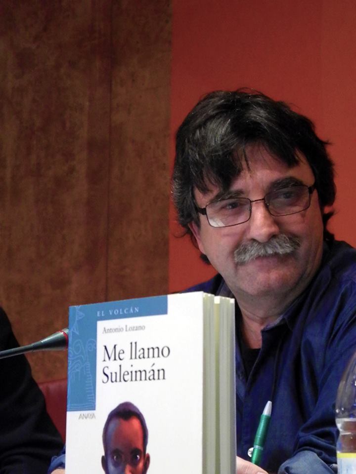 Lozano presentando su novela Me llamo Suleimán